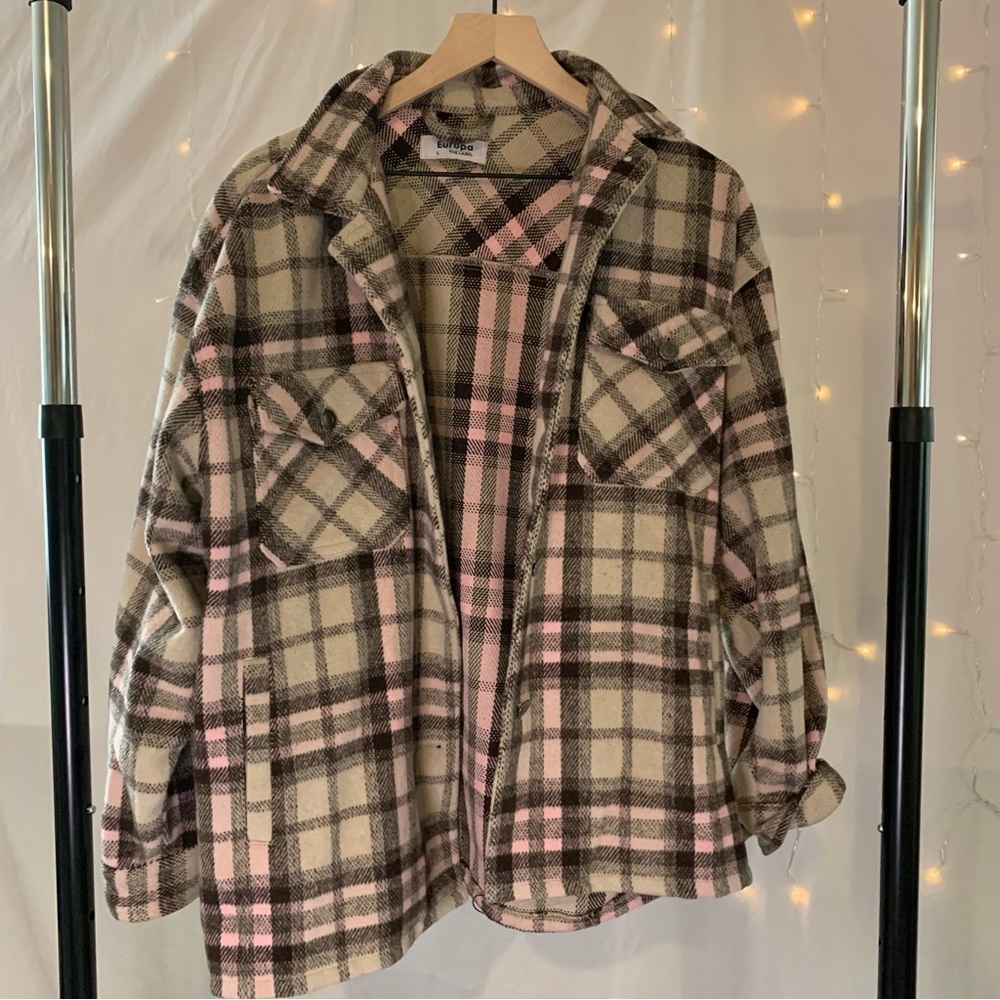 New with tags large brown Flannel and plaid button up